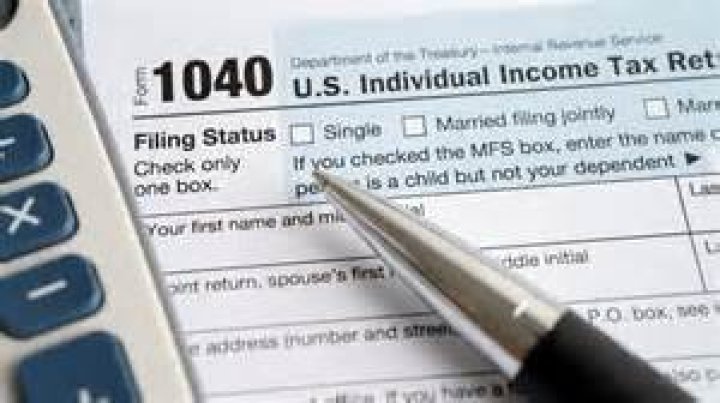 Can filing status change year to year?