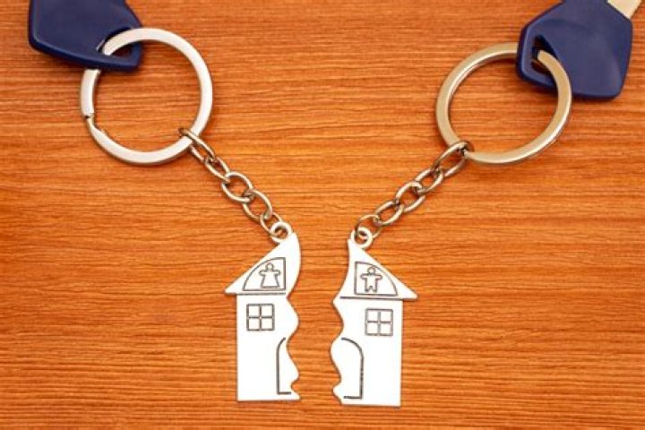 Can you live in same house during separation?