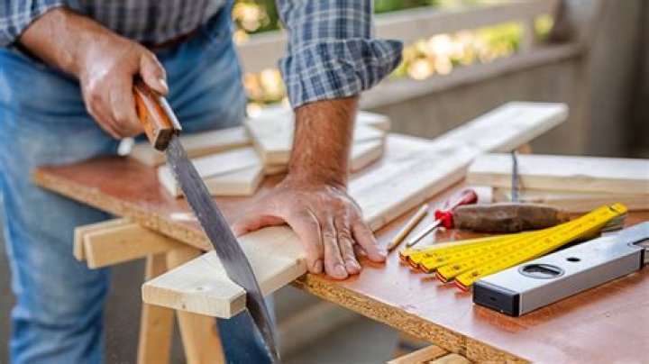 How long do carpenters work for?